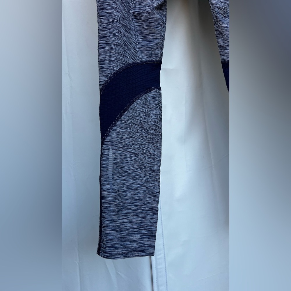 Under Armour Athletic Leggings size L - Picture 5 of 10